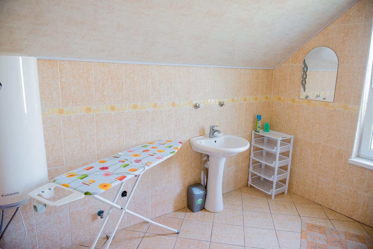 Guest House Suzirya Karpat Yaremche Exterior photo